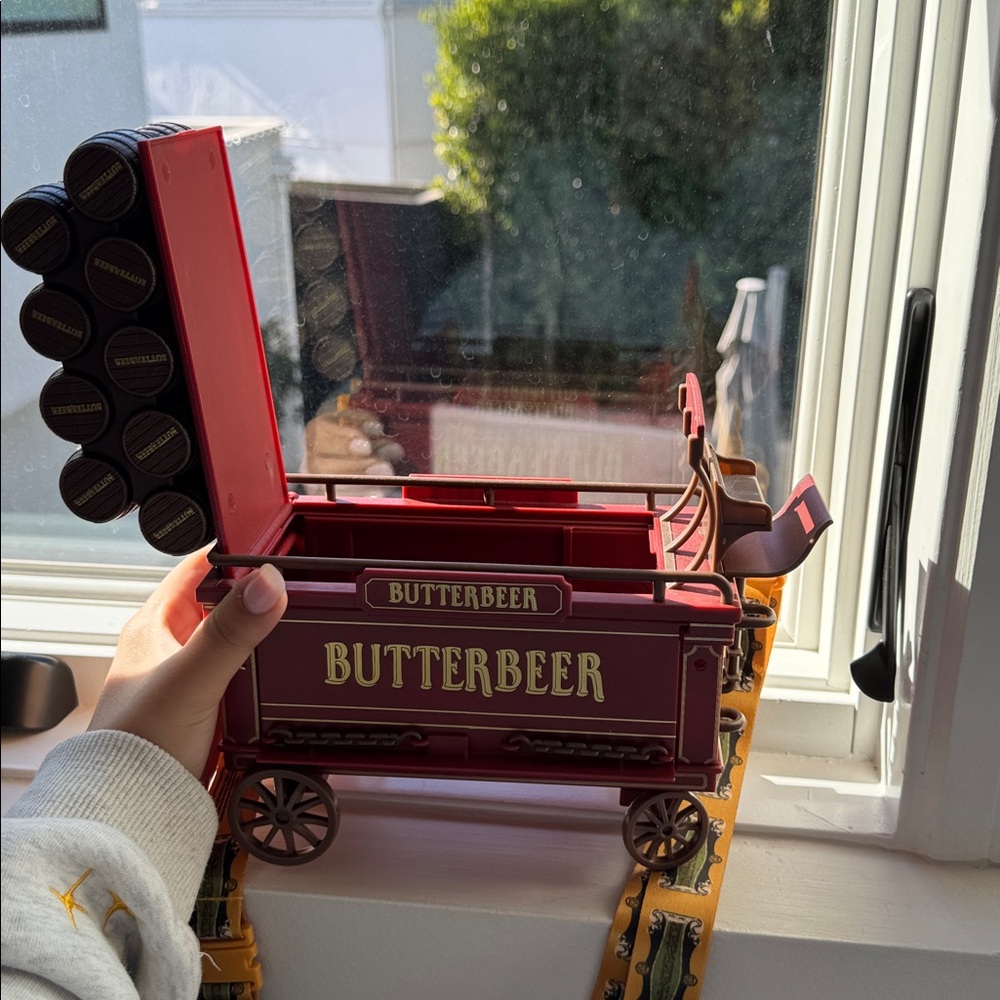 HARRY POTTER BUTTERBEER Cart Container Universal Studios